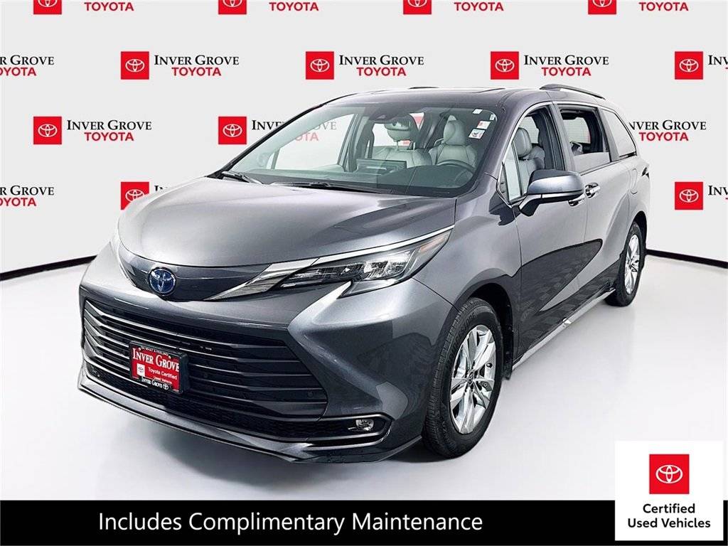 2025 Toyota Sienna XLE — Minivan — 12,687 mi — Inver Grove, MN