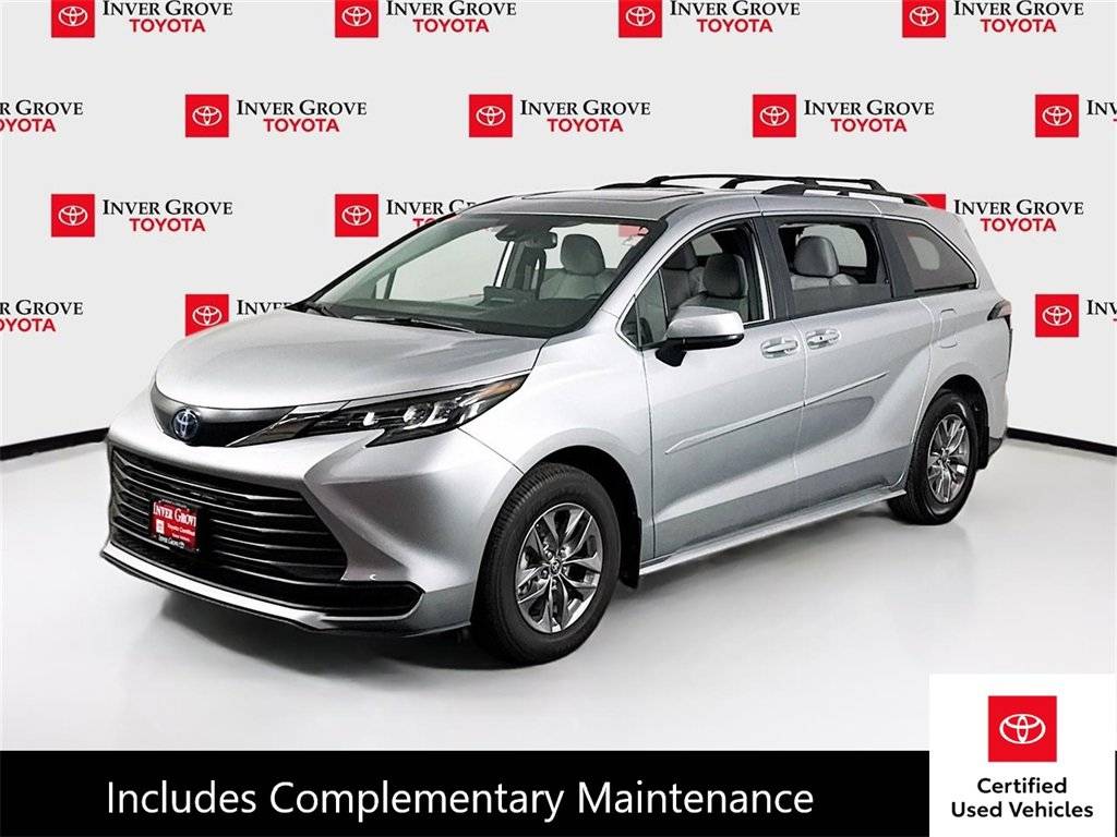2025 Toyota Sienna LE — Minivan — 4,387 mi — Inver Grove, MN
