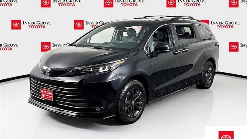 2024 Toyota Sienna XLE — Minivan — 5,380 mi — Inver Grove, MN