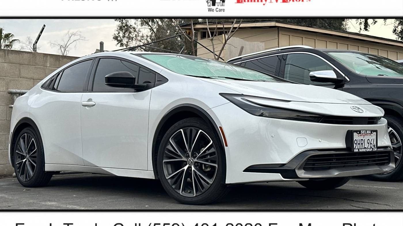 2023 Toyota Prius XLE — Hatchback — 21,403 mi — Fresno, CA