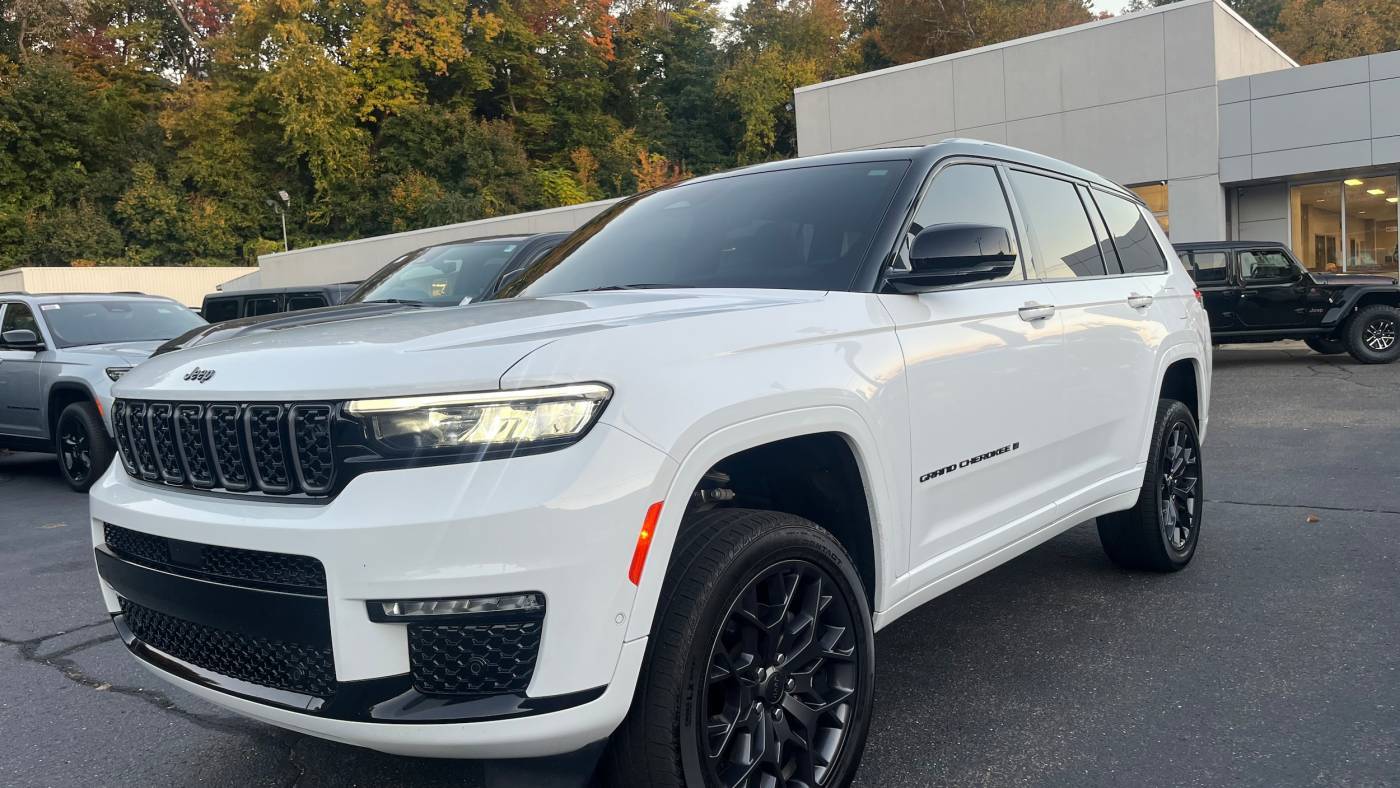 2023 Jeep Grand Cherokee Summit — SUV — 29,812 mi — Ansonia, CT