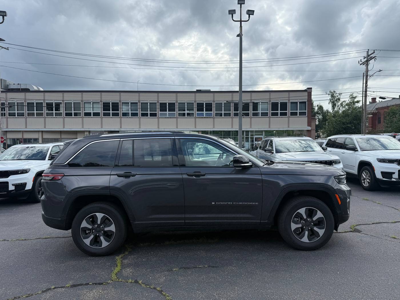 2023 Jeep Grand Cherokee 4xe — SUV — 6,084 mi — Ansonia, CT