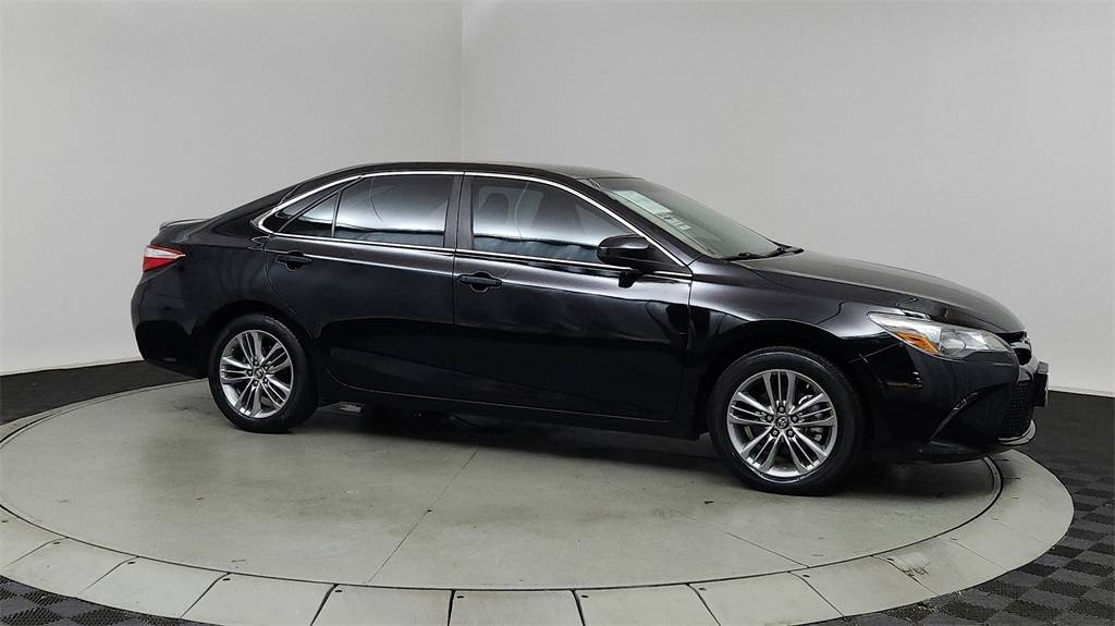 2017 Toyota Camry SE — Sedan — 64,859 mi — Portland, OR