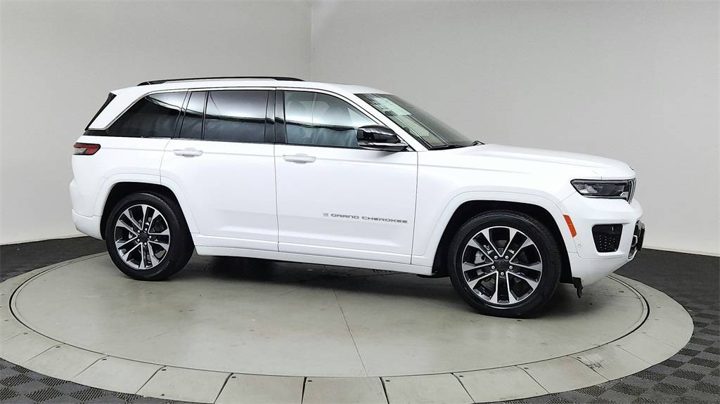 2023 Jeep Grand Cherokee Overland — SUV — 26,687 mi — Portland, OR