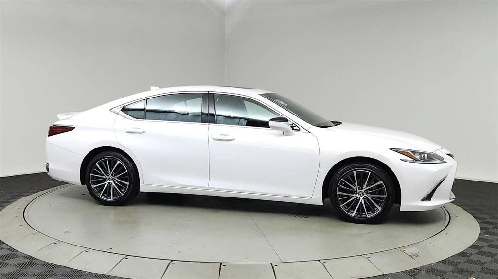 2024 Lexus ES ES 300h — Sedan — 4,181 mi — Portland, OR