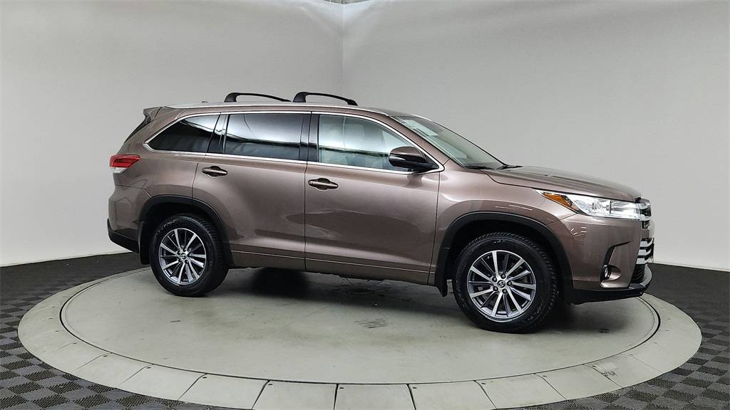 2018 Toyota Highlander XLE — SUV — 42,393 mi — Portland, OR