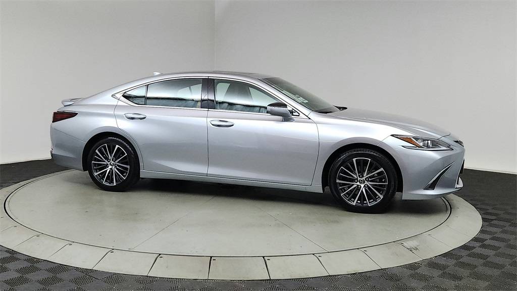 2024 Lexus ES ES 300h — Sedan — 5,493 mi — Portland, OR