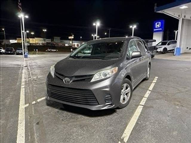 2018 Toyota Sienna LE — Minivan — 138,302 mi — Johnson City, TN