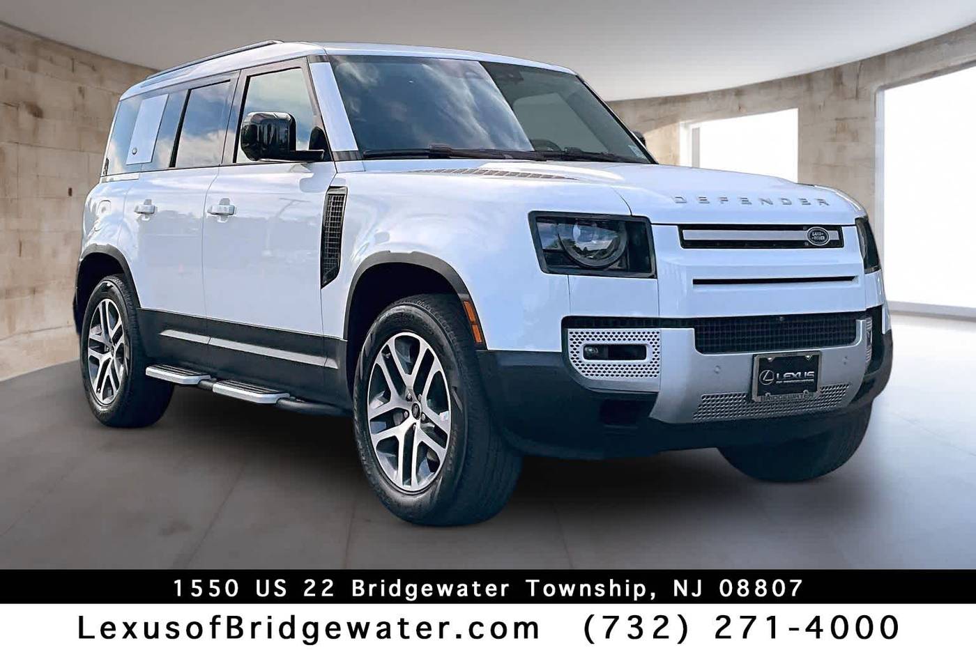 2023 Land Rover Defender SE
