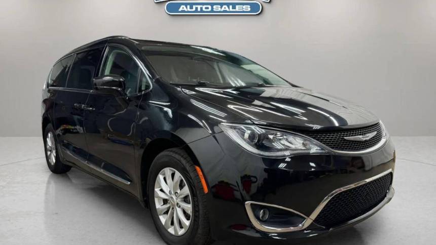 2019 Chrysler Pacifica Touring L — Minivan — 86,012 mi — Philladelphia, PA