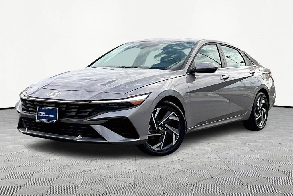 2025 Hyundai Elantra Limited — Sedan — 3,079 mi — Tustin, CA