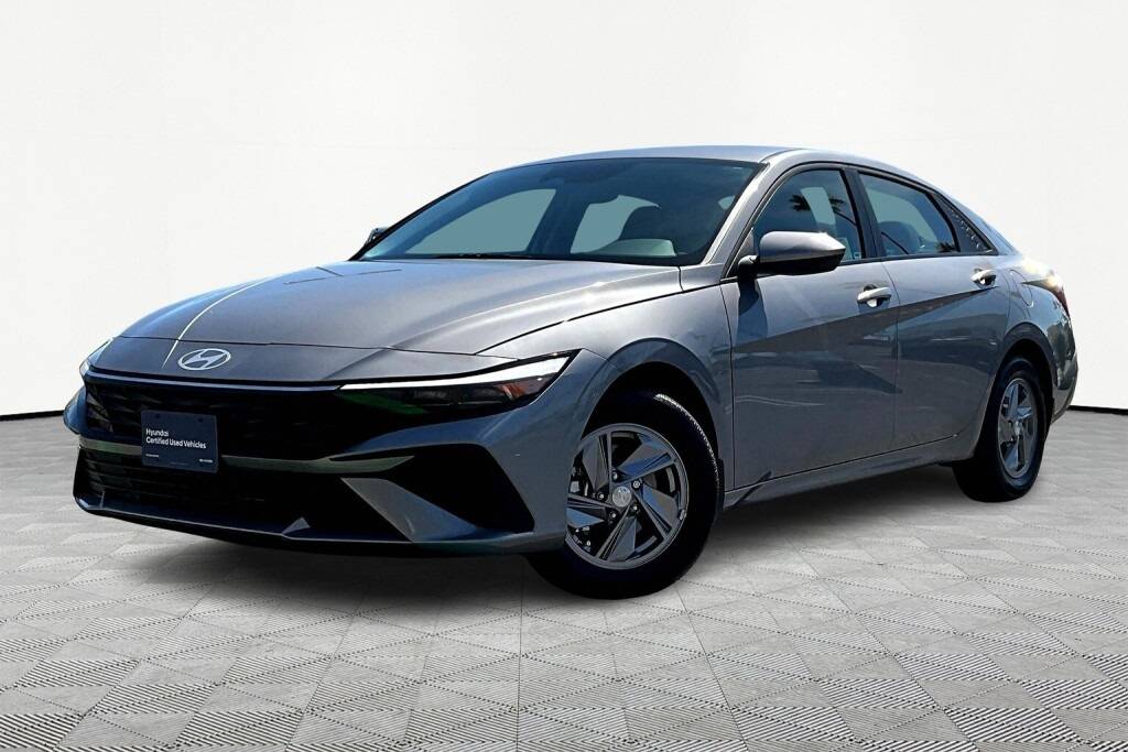 2025 Hyundai Elantra SE — Sedan — 5,669 mi — Tustin, CA