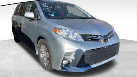 2020 Toyota Sienna XLE Auto Access Seat