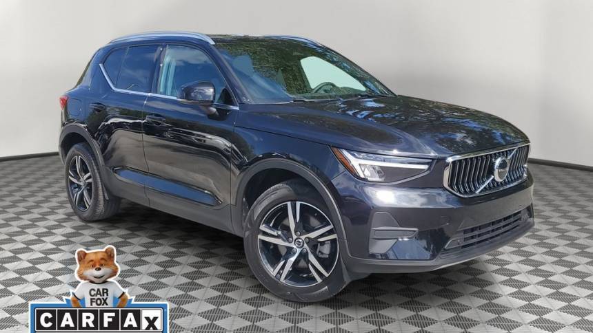 2025 Volvo XC40 B5 Core Bright Theme