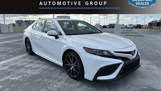 2021 Toyota Camry SE — Sedan — 15,972 mi — North Miami, FL