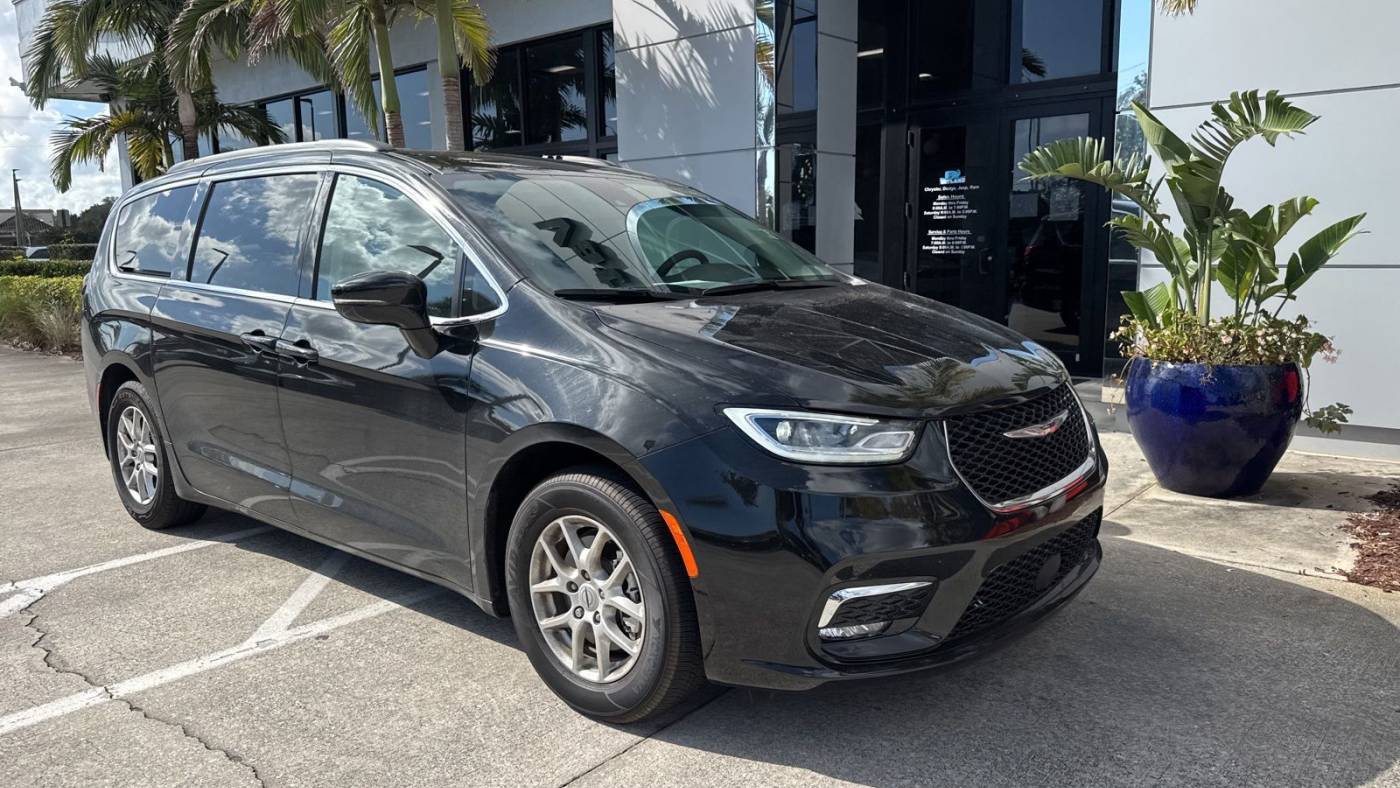 2022 Chrysler Pacifica Touring L — Minivan — 13,626 mi — Vero Beach, FL