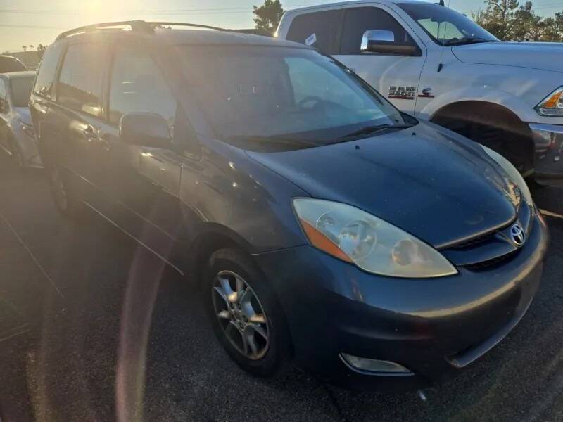 2006 Toyota Sienna XLE Limited — Minivan — 172,928 mi — El Monte, CA