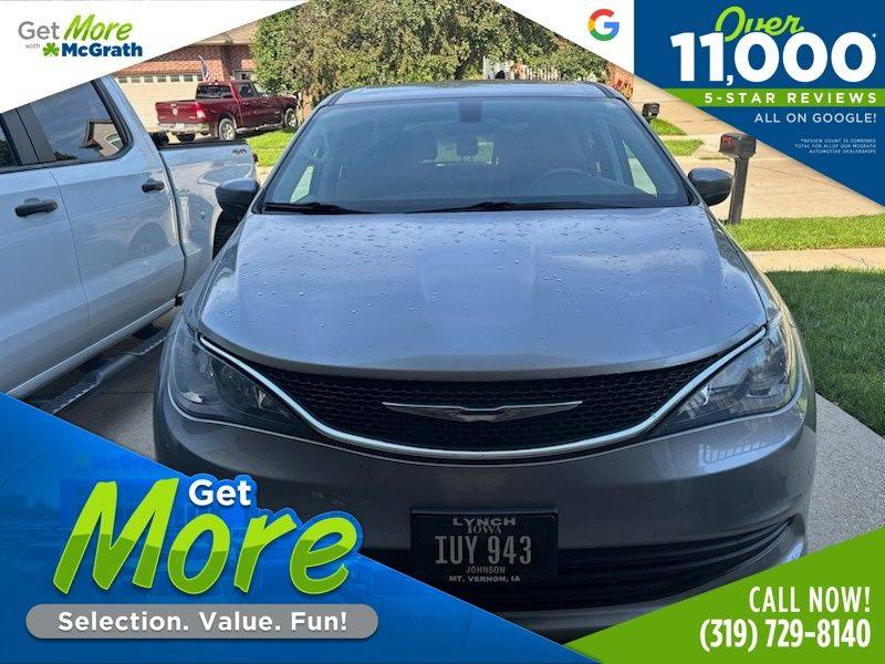 2018 Chrysler Pacifica Touring — Minivan — 85,592 mi — Hiawatha, IA