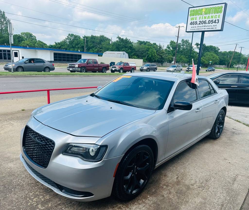 2021 Chrysler 300 Touring — Sedan — 82,503 mi — Garland, TX