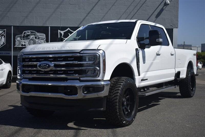 2024 Ford Super Duty F-350 LARIAT — Pickup Truck — 10,960 mi — Gresham, OR