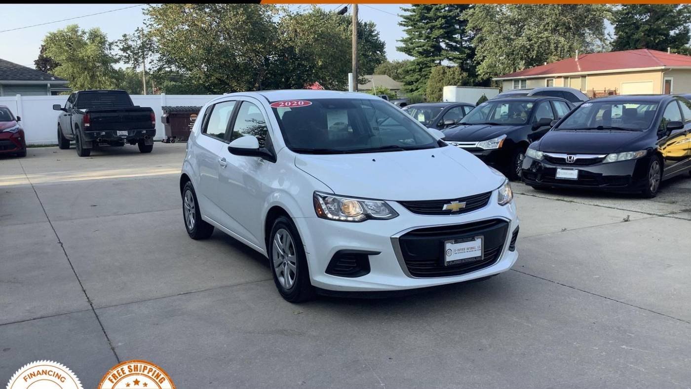 2020 Chevrolet Sonic LT — Sedan — 121,398 mi — East Peoria, IL