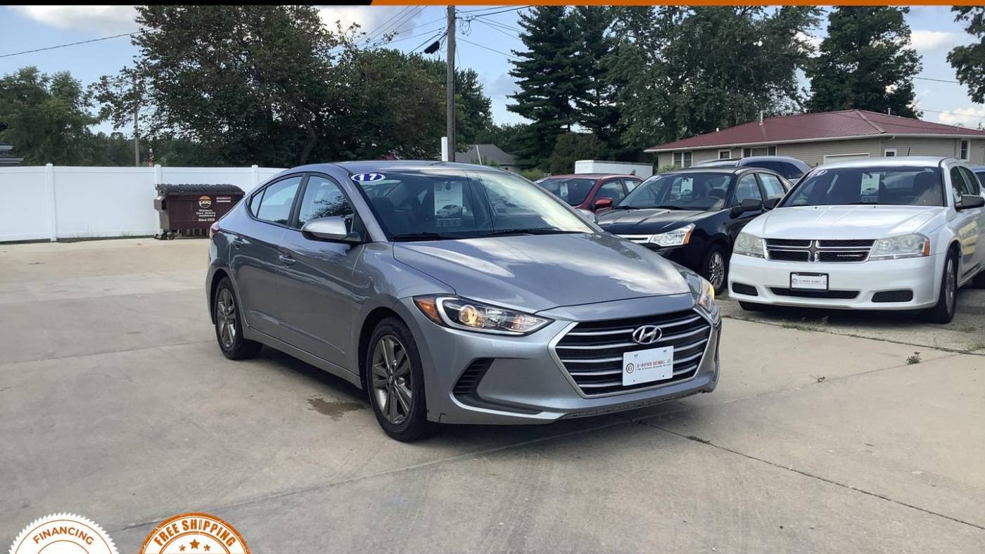 2017 Hyundai Elantra SE — Sedan — 125,753 mi — East Peoria, IL