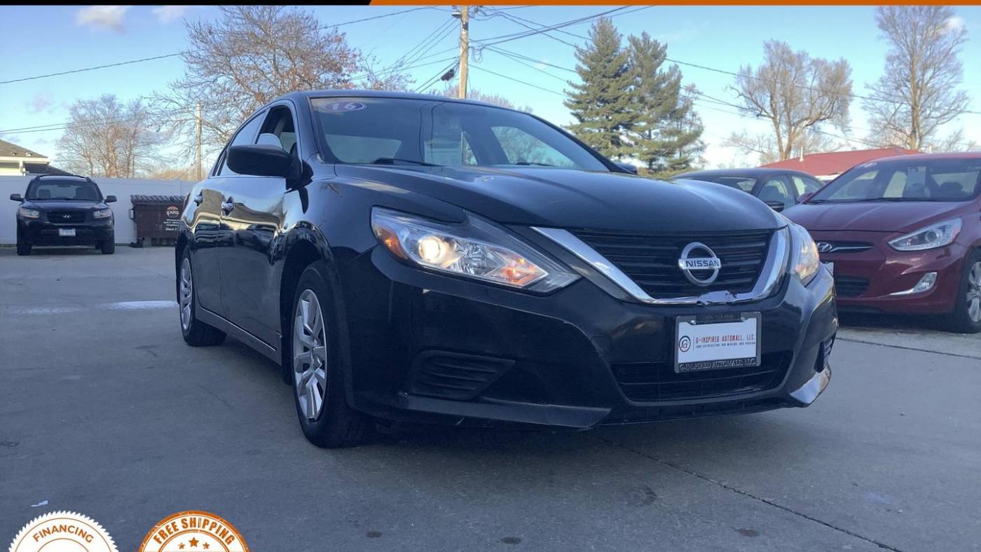 2016 Nissan Altima 2.5 S — Sedan — 111,481 mi — East Peoria, IL