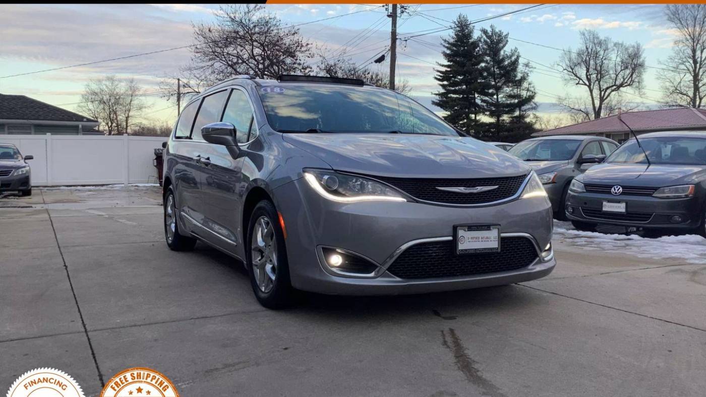 2018 Chrysler Pacifica Limited — Minivan — 127,822 mi — East Peoria, IL