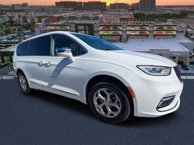 2022 Chrysler Pacifica Limited — Minivan — 28,109 mi — Tampa, FL