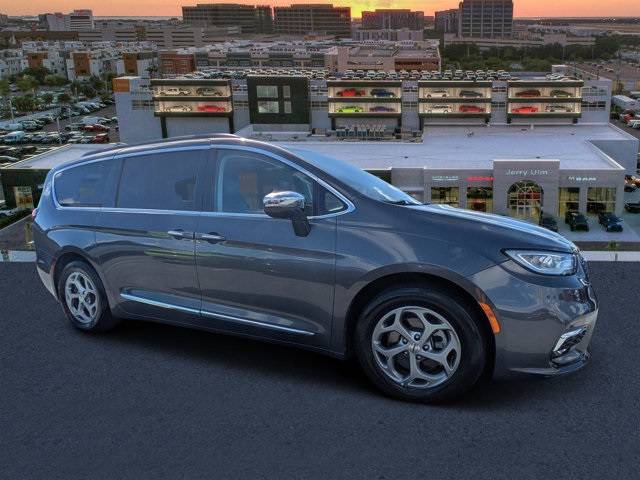 2023 Chrysler Pacifica Limited — Minivan — 73,959 mi — Tampa, FL