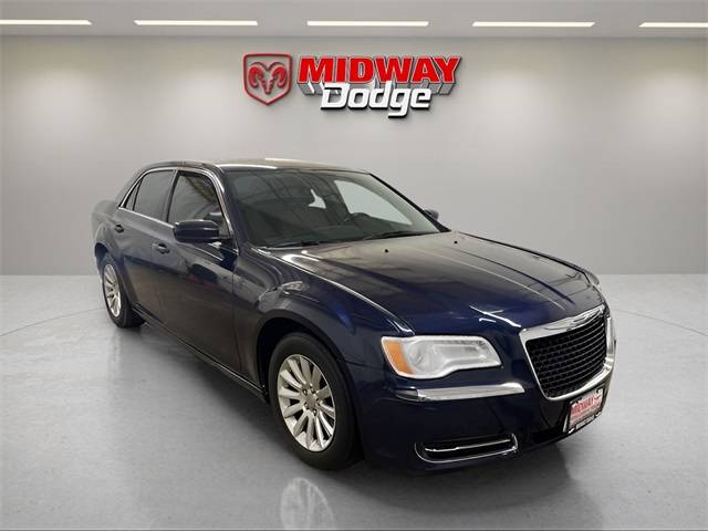 2014 Chrysler 300 Base — Sedan — 10,000 mi — Chicago, IL
