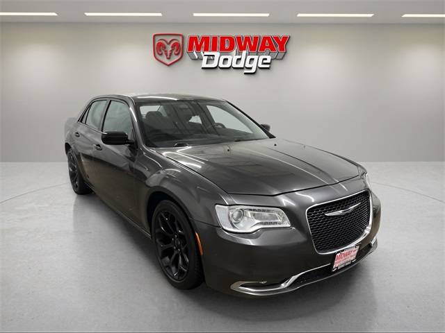 2020 Chrysler 300 Touring — Sedan — 17,473 mi — Chicago, IL