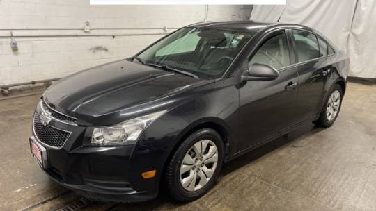 2014 Chevrolet Cruze LS — Sedan — 121,918 mi — Chicago, IL
