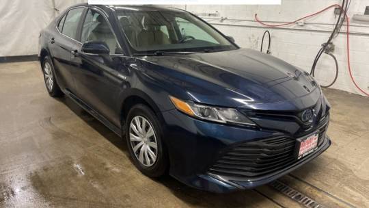 2020 Toyota Camry Hybrid LE — Sedan — 61,610 mi — Chicago, IL