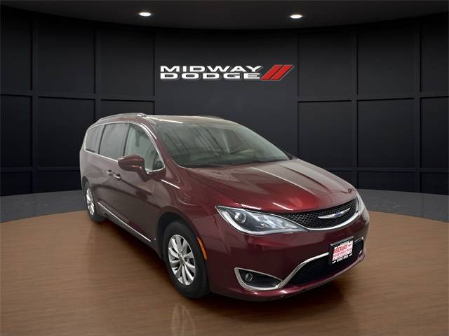2019 Chrysler Pacifica Touring L — Minivan — 94,482 mi — Chicago, IL