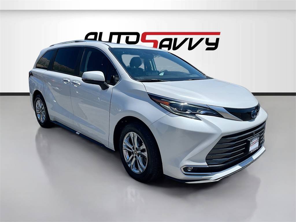 2024 Toyota Sienna Platinum — Minivan — 10,524 mi — Lindon, UT