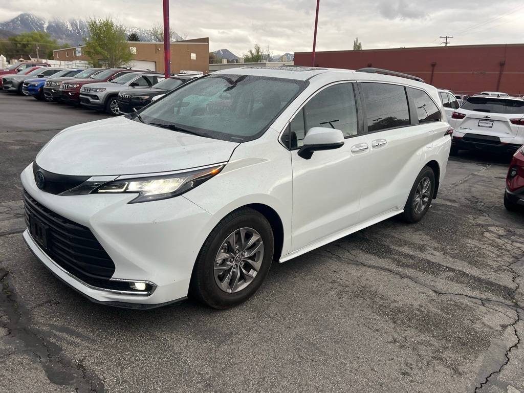 2022 Toyota Sienna XLE — Minivan — 55,588 mi — Lindon, UT