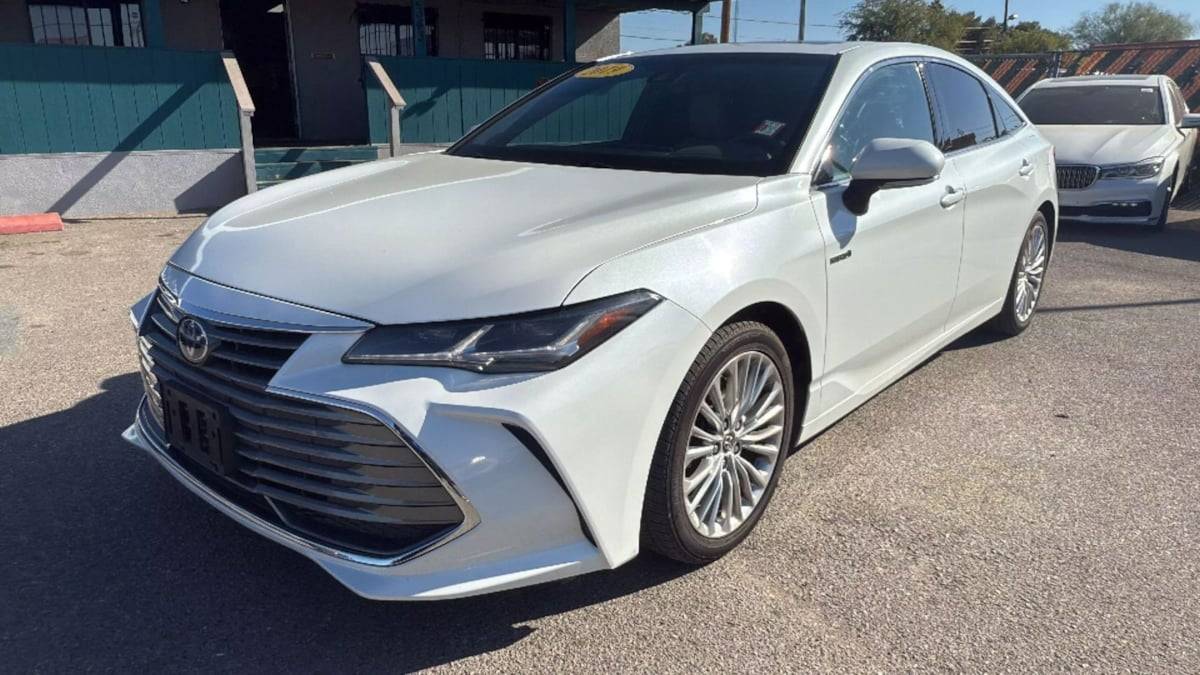 2019 Toyota Avalon Hybrid Limited — Sedan — 114,653 mi — Tucson, AZ