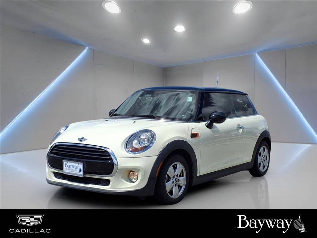 2017 MINI Hardtop Cooper — Hatchback — 83,418 mi — The Woodlands, TX
