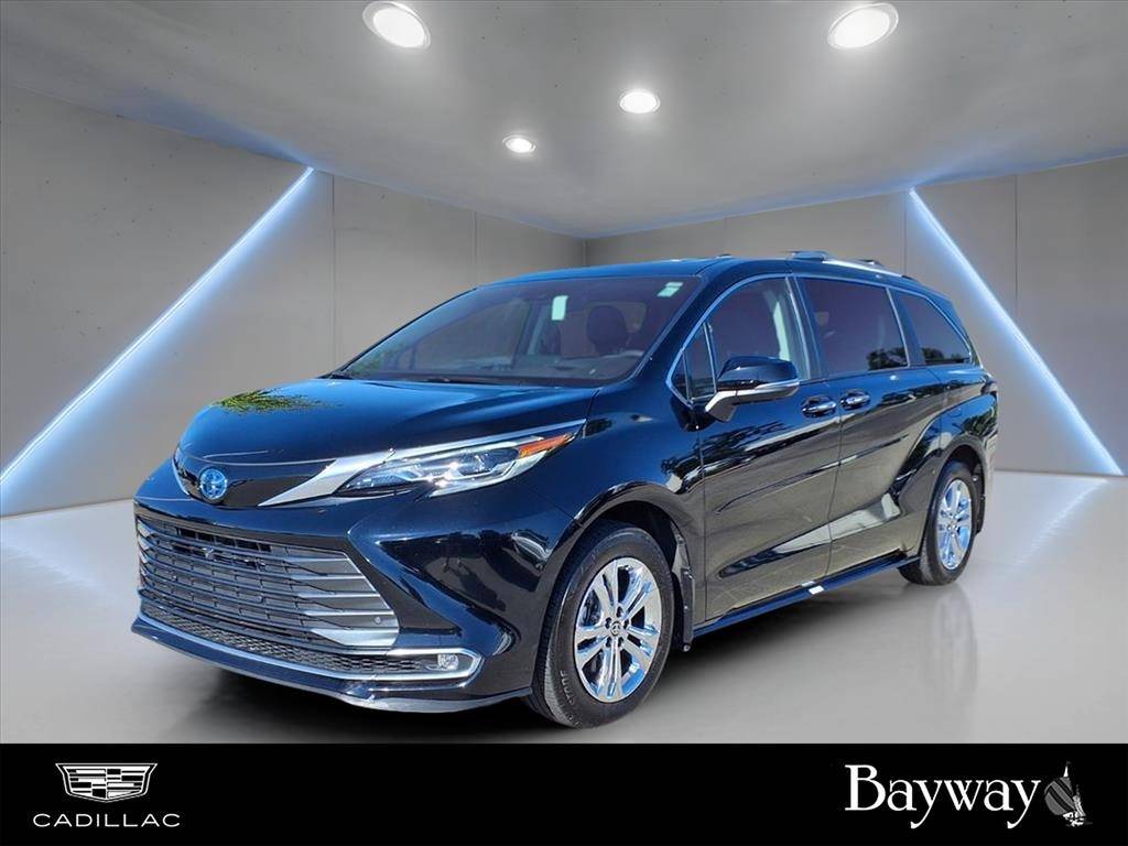 2024 Toyota Sienna Platinum — Minivan — 16,404 mi — The Woodlands, TX