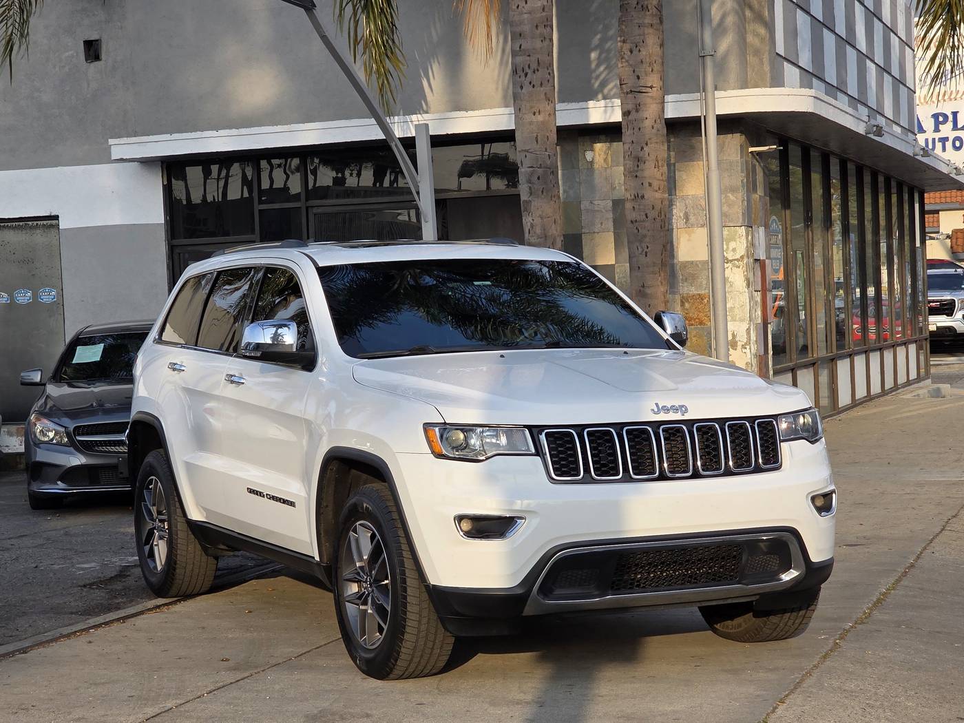 2017 Jeep Grand Cherokee Limited — SUV — 107,960 mi — South Gate, CA