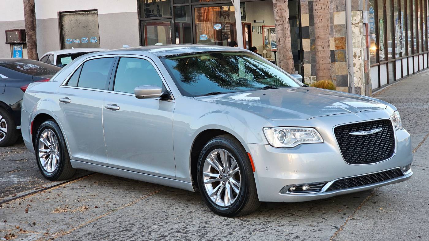 2019 Chrysler 300 Touring L — Sedan — 102,176 mi — South Gate, CA