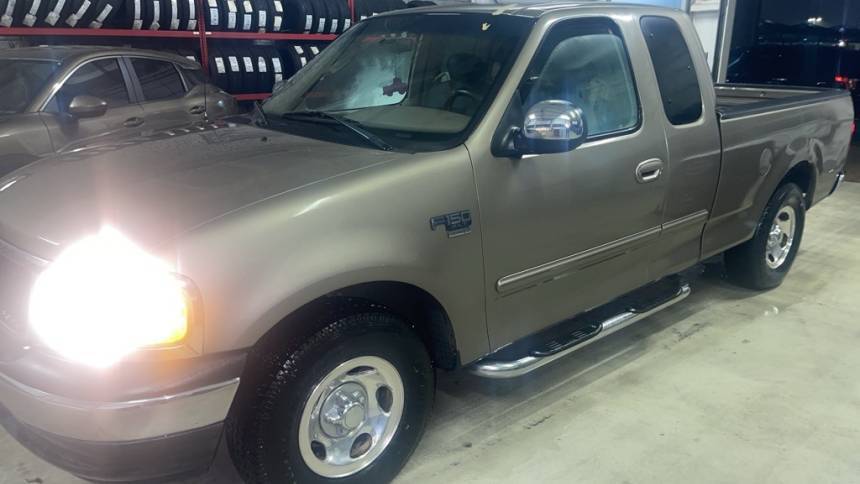 2002 Ford F-150 XLT — Pickup Truck — 208,927 mi — Granbury, TX