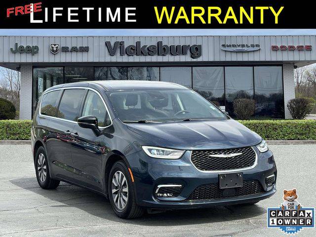 2024 Chrysler Pacifica Hybrid Select — Minivan — 62,568 mi — Vicksburg, MI