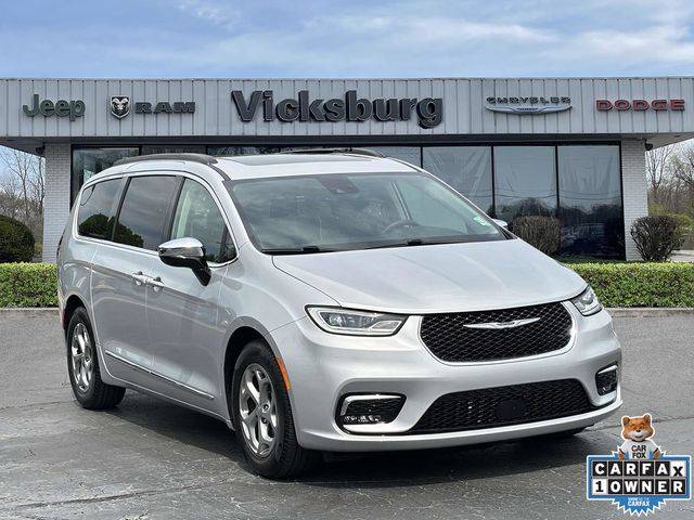 2023 Chrysler Pacifica Limited — Minivan — 21,187 mi — Vicksburg, MI