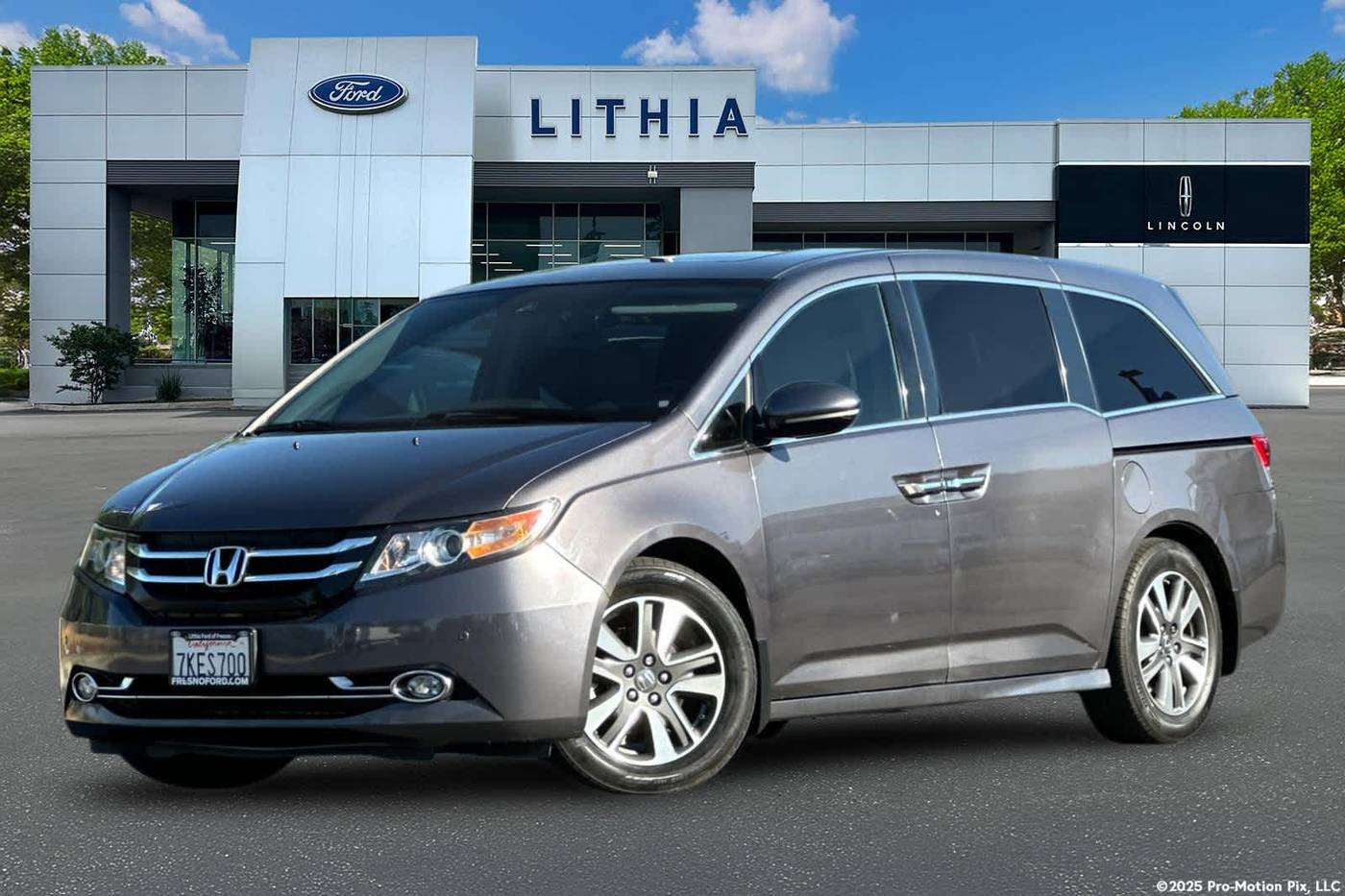 2015 Honda Odyssey Touring — Minivan — 140,828 mi — Fresno, CA