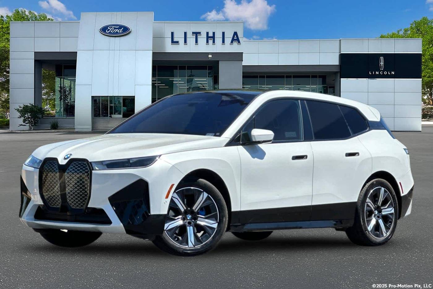 2023 BMW iX xDrive50 — SUV — 31,899 mi — Fresno, CA