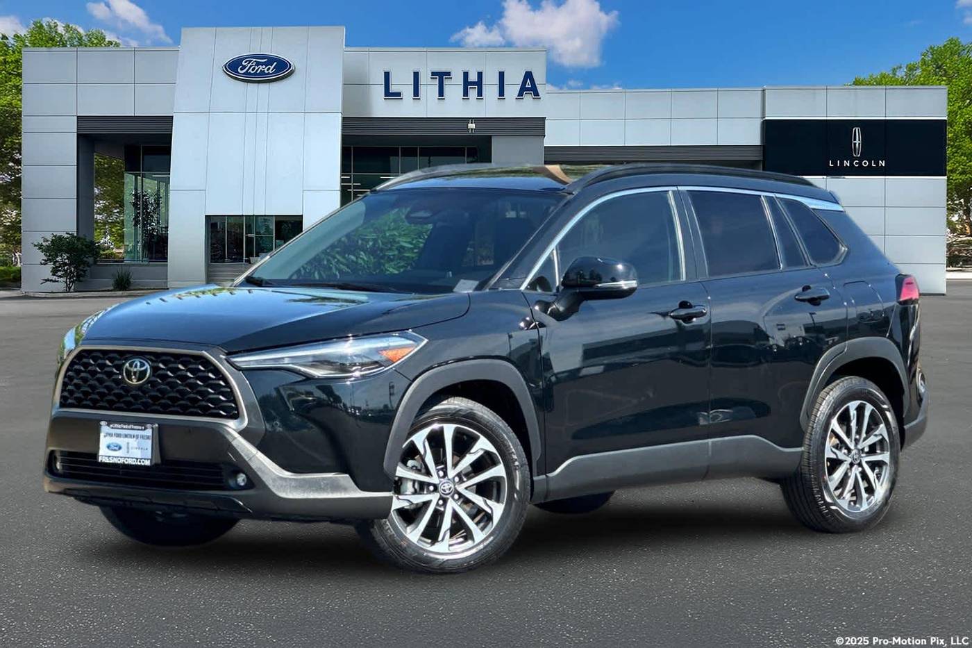 2024 Toyota Corolla Cross XLE — SUV — 33,715 mi — Fresno, CA