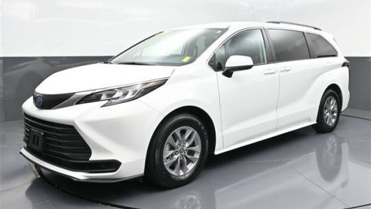 2022 Toyota Sienna LE — Minivan — 63,525 mi — Columbus, GA