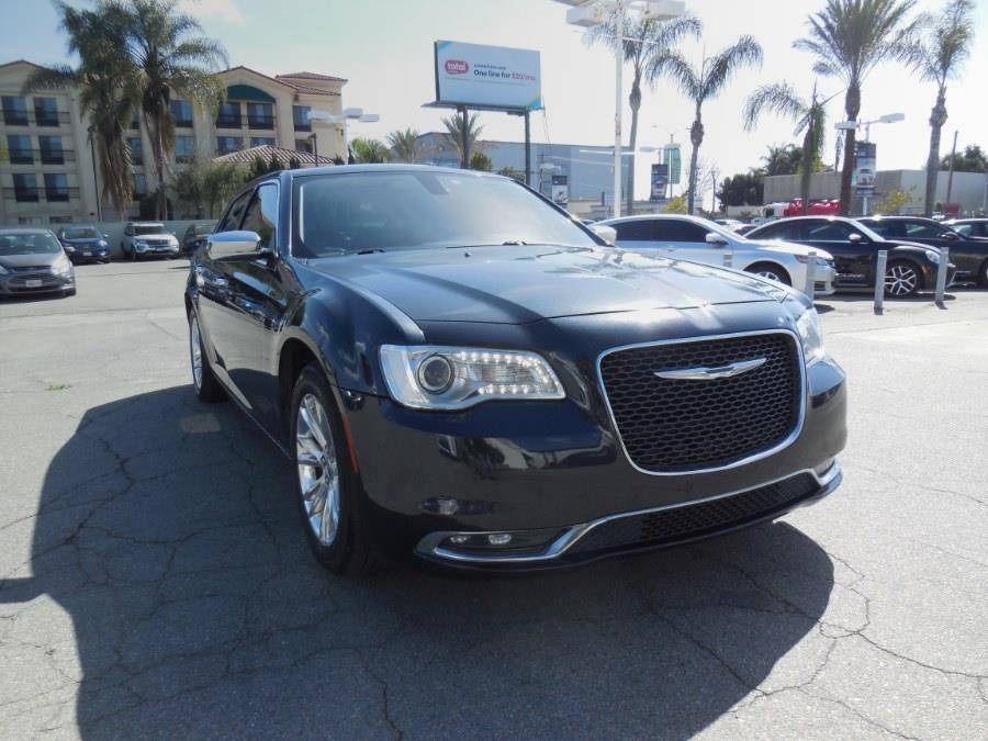 2016 Chrysler 300 C — Sedan — 142,062 mi — Hawaiian Gardens, CA